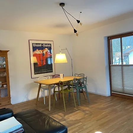 Moderne Mit Zugspitzblick